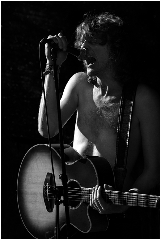  Expression of rock *n* roll