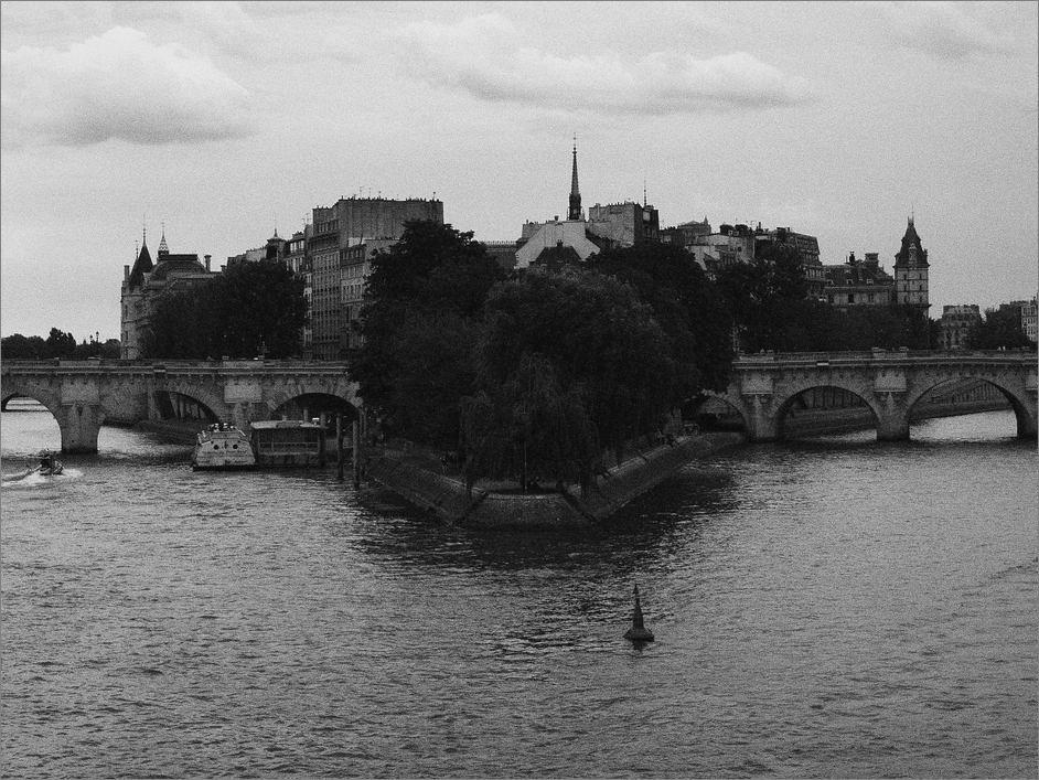  Paris, Cite