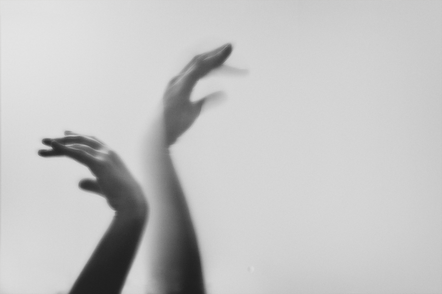  Dancing hands