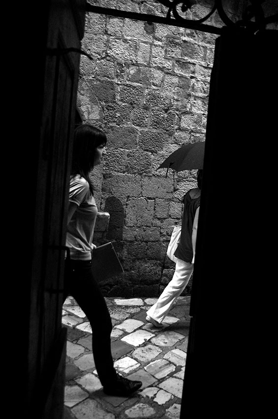  b/w