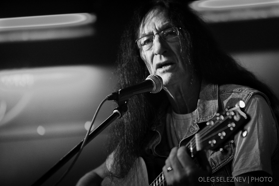  Ken Hensley