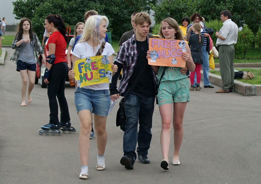  Free hugs