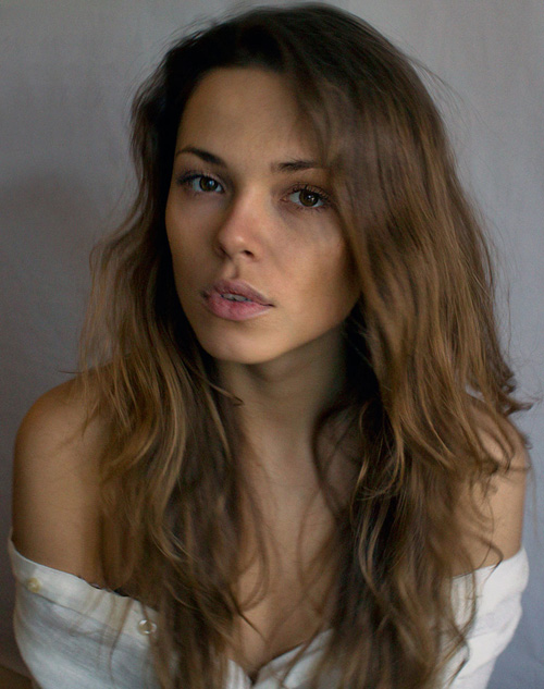  Elena