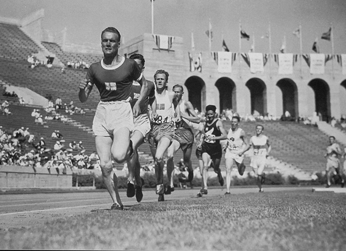   . 1932