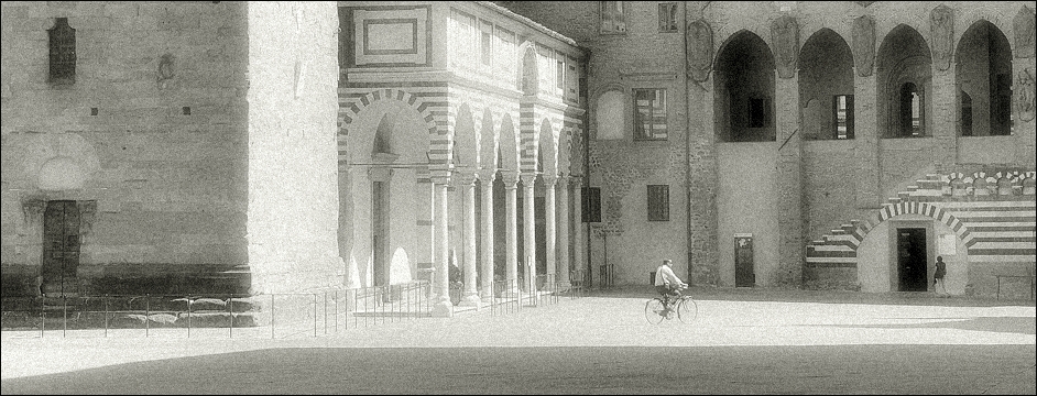  Piazza 