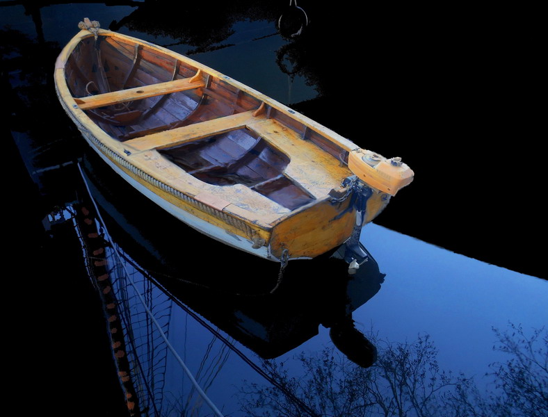  Life is like a boat, empty and