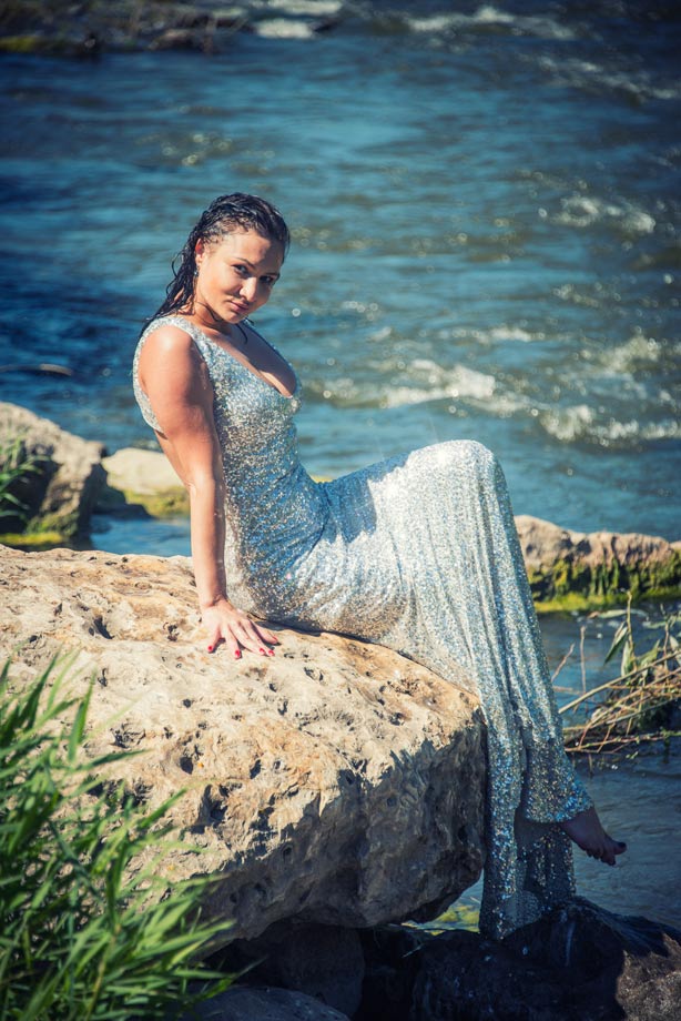  ****
