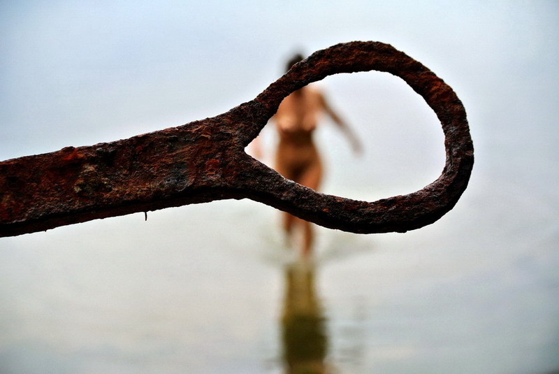  Unknown desire in focus