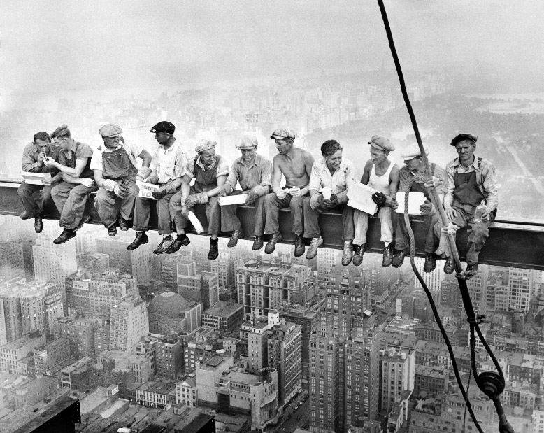  Lunch atop a Skyscraper