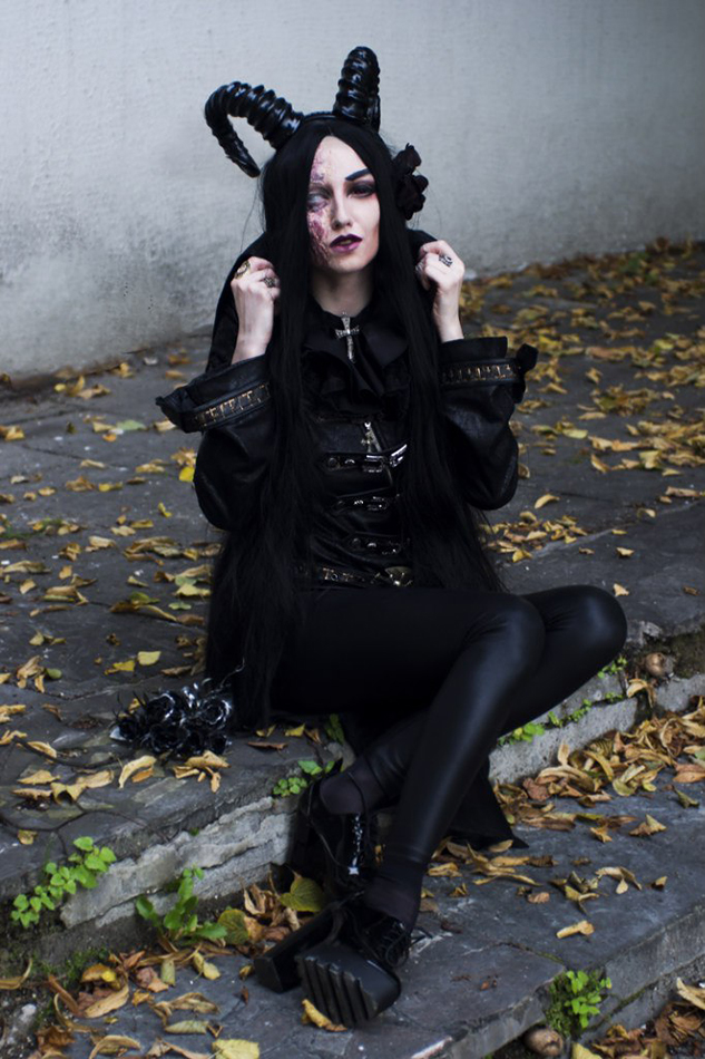  Lord of Shadows (10)