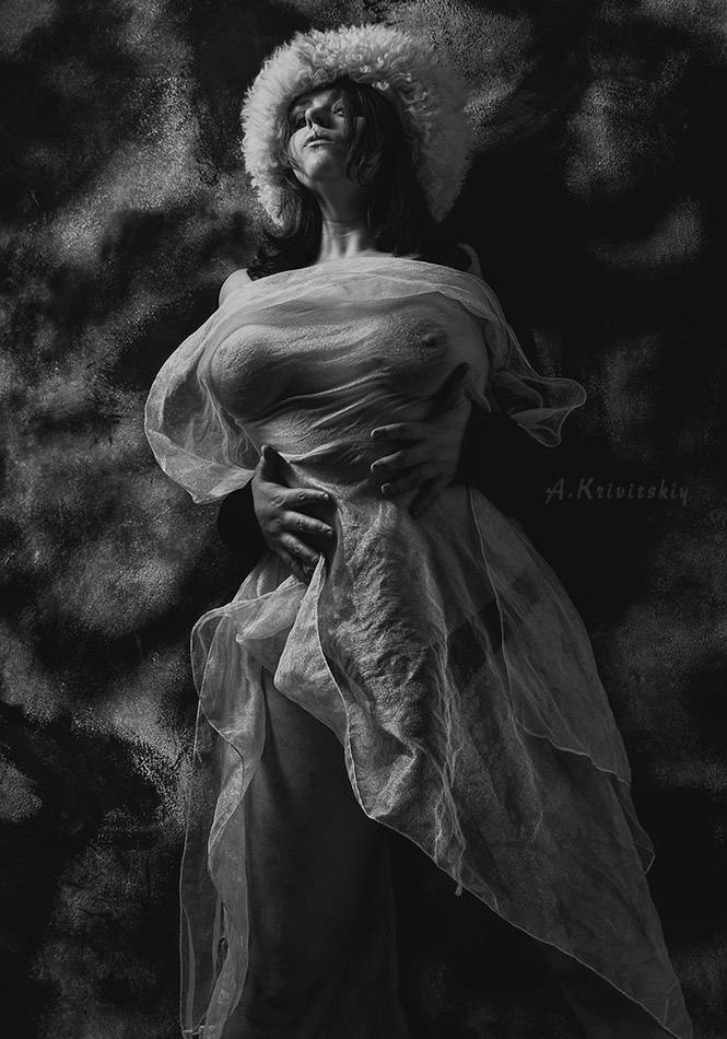  Portrait of fashionable girl.