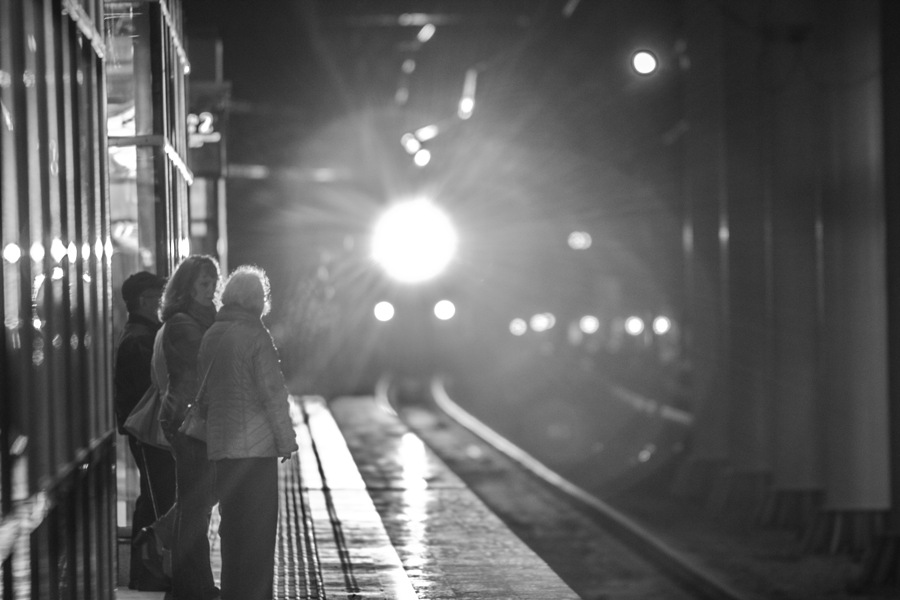  L`Arrivee d`un train en gare...