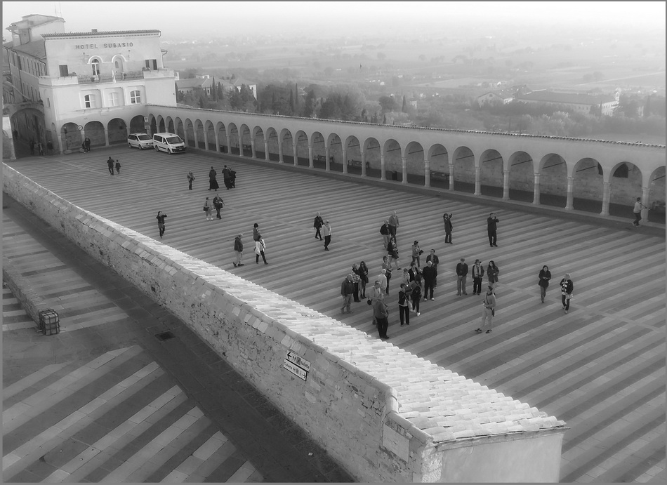  Piazza Inferiore di San Francesco 3