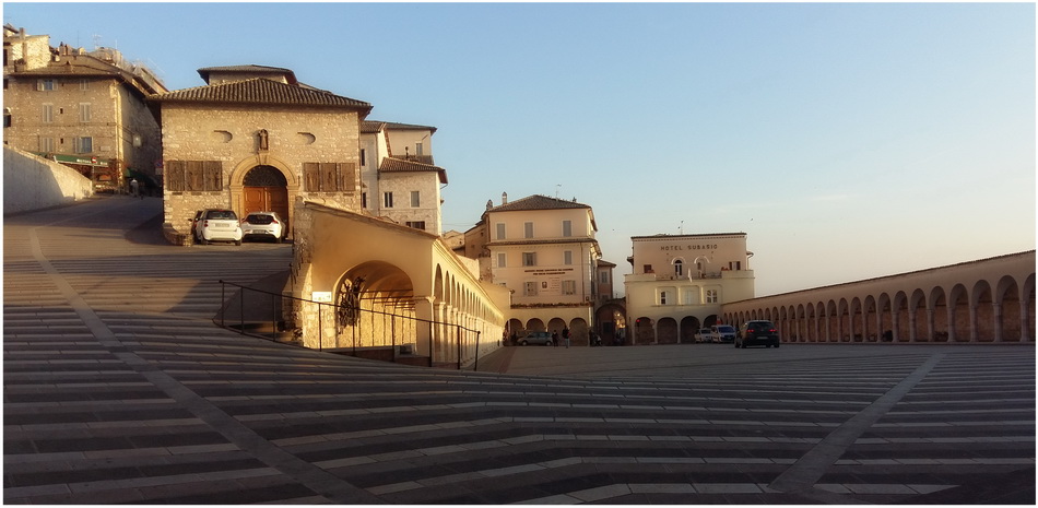  Piazza Inferiore di San Francesco