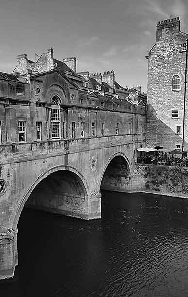   (Pulteney Bridge)