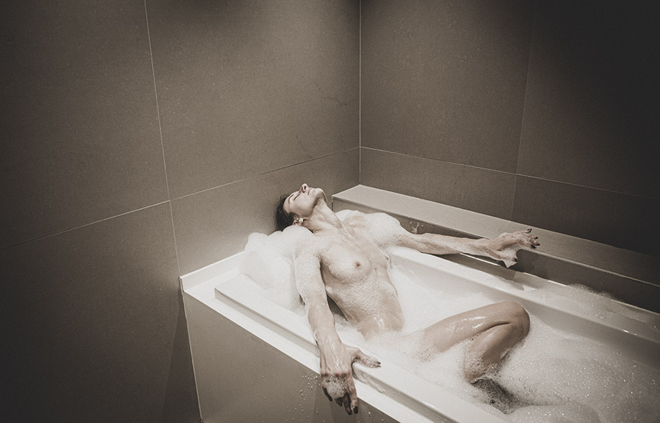  Little Nudie in bubbles.