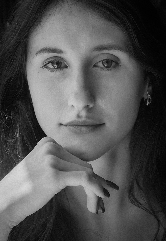  Soft Smile Close-Up