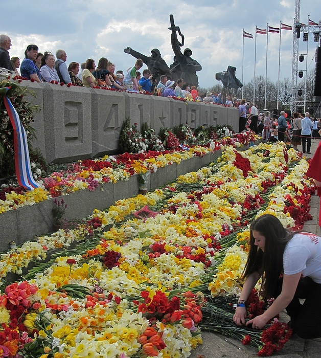     9  2013 .  