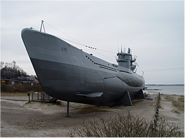  U-995