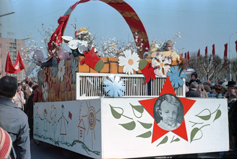  1  1972 .