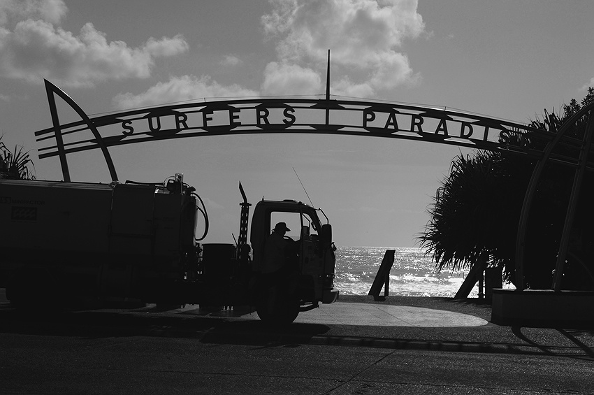  Surfer Paradise