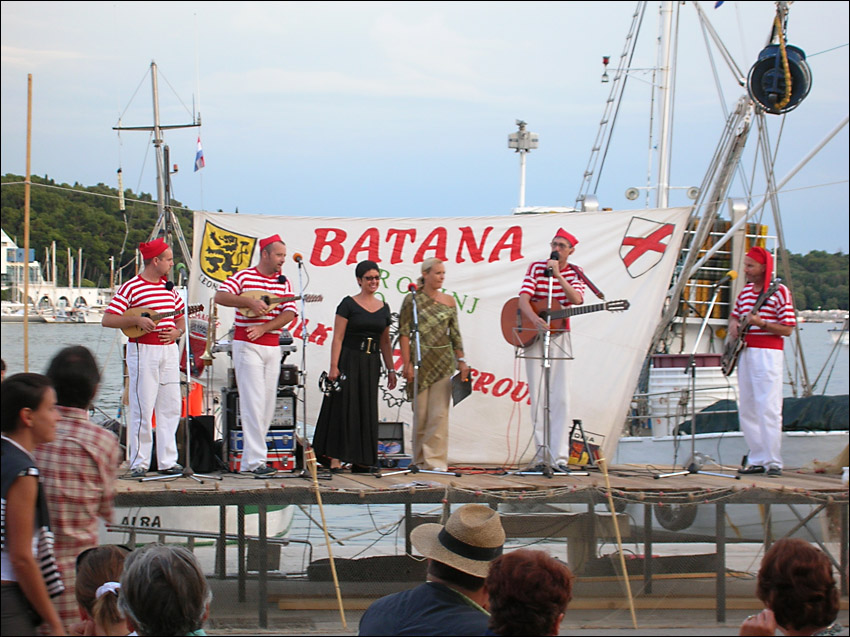  Batana