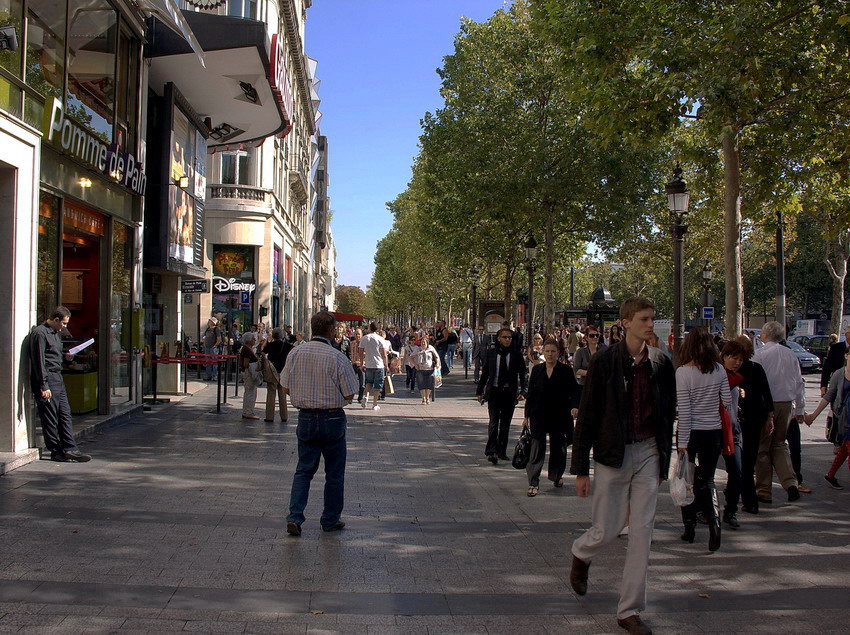  Champs Elysees