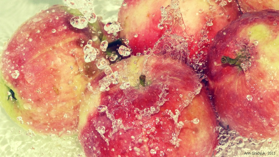  Apples