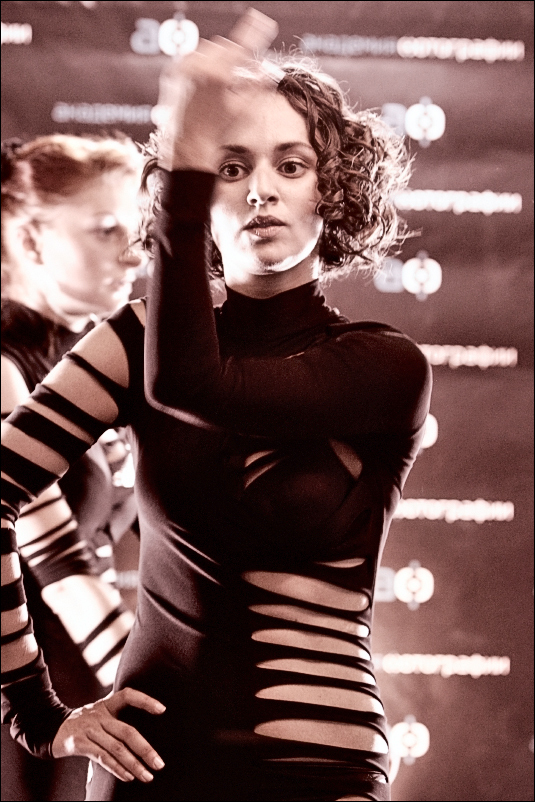  DANCE