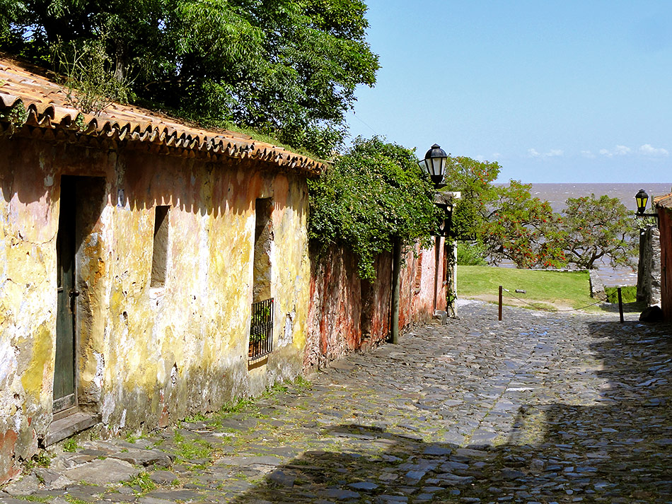  Colonia del Sacramento