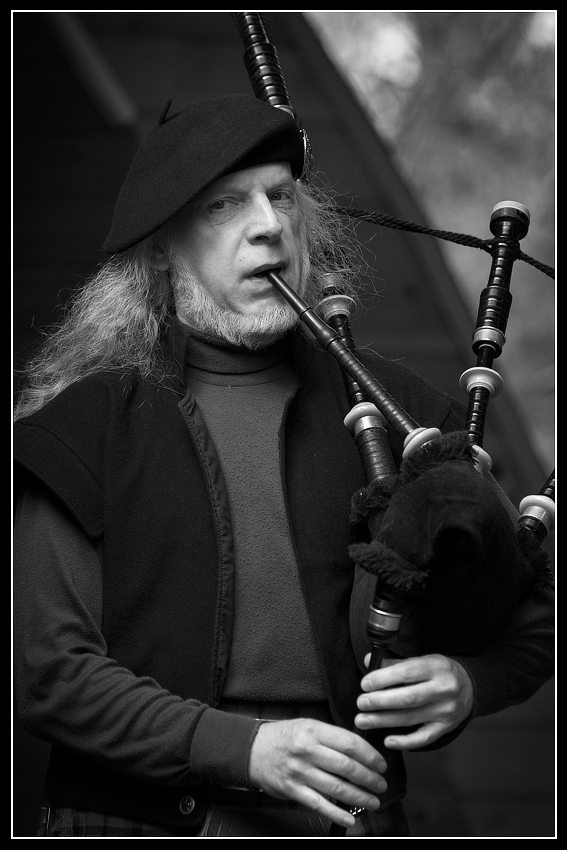  Scottish Piper