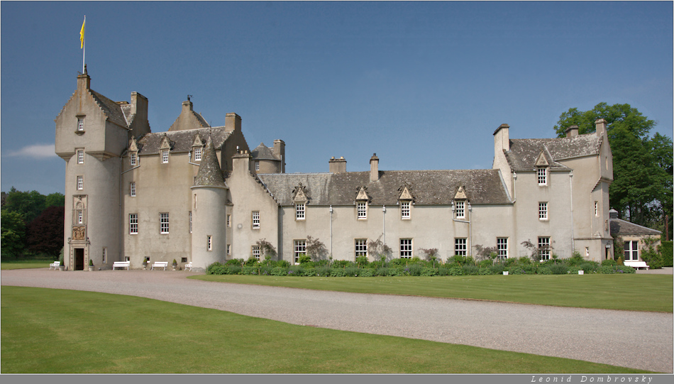  Ballindalloch Castle