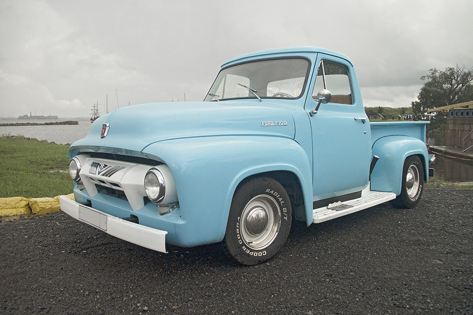  Ford F-100