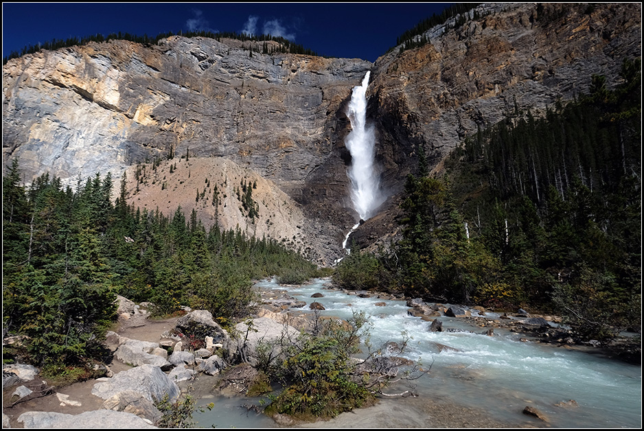  Takakkaw Falls